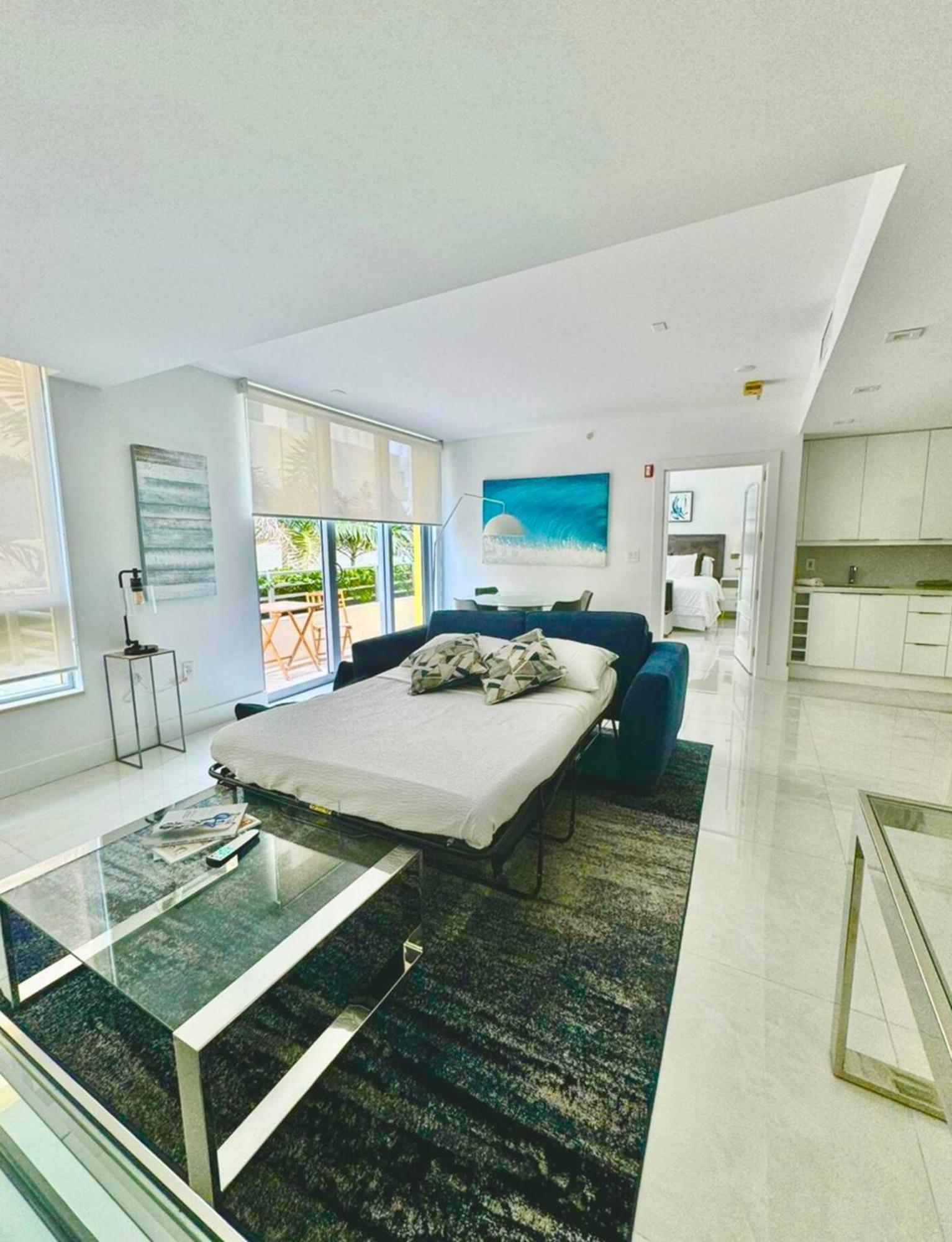 Beachfront Bentley Hotel One Bedroom Suite With Balcony And Beach Access Miami Beach Eksteriør bilde