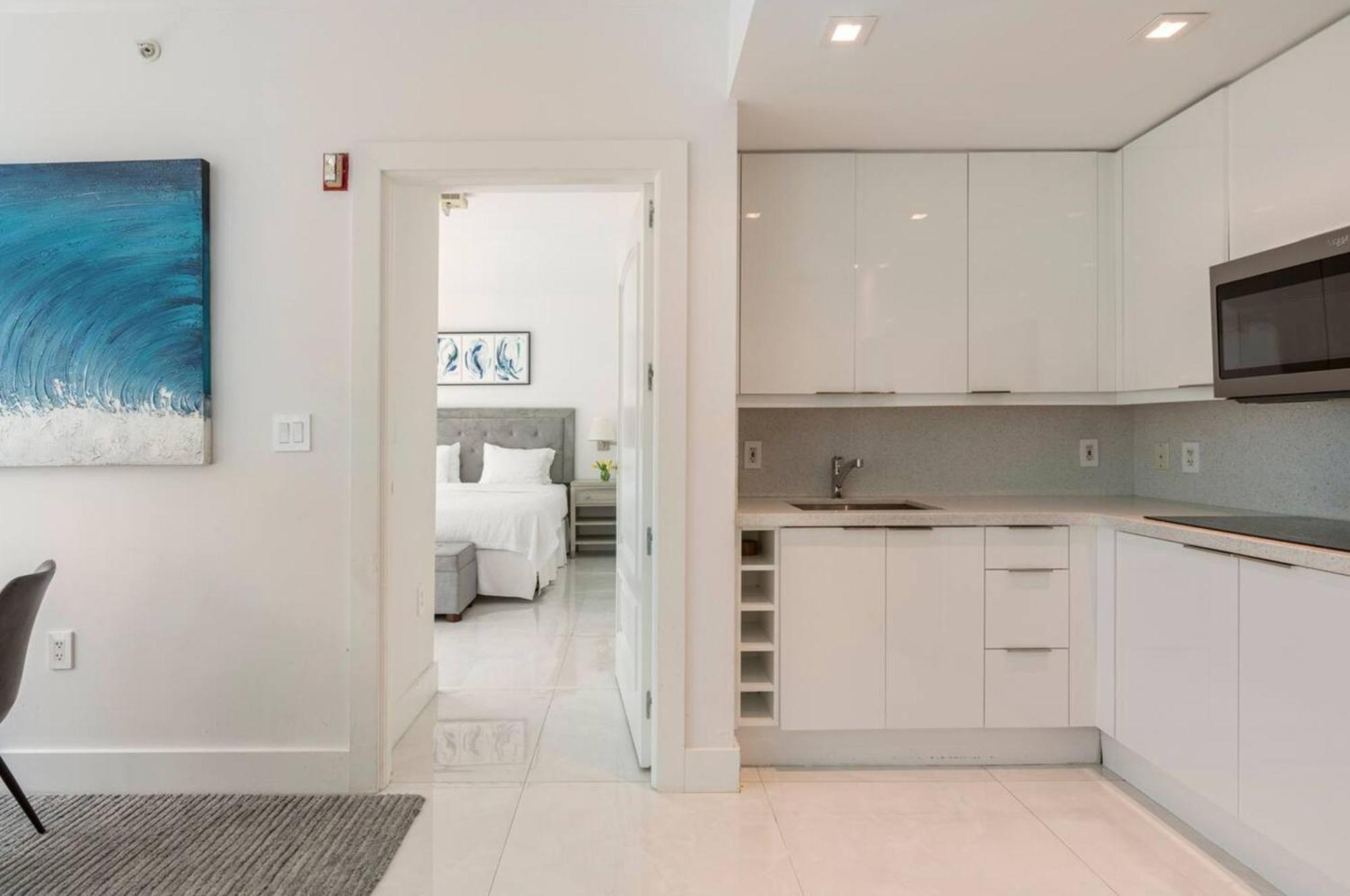 Beachfront Bentley Hotel One Bedroom Suite With Balcony And Beach Access Miami Beach Eksteriør bilde