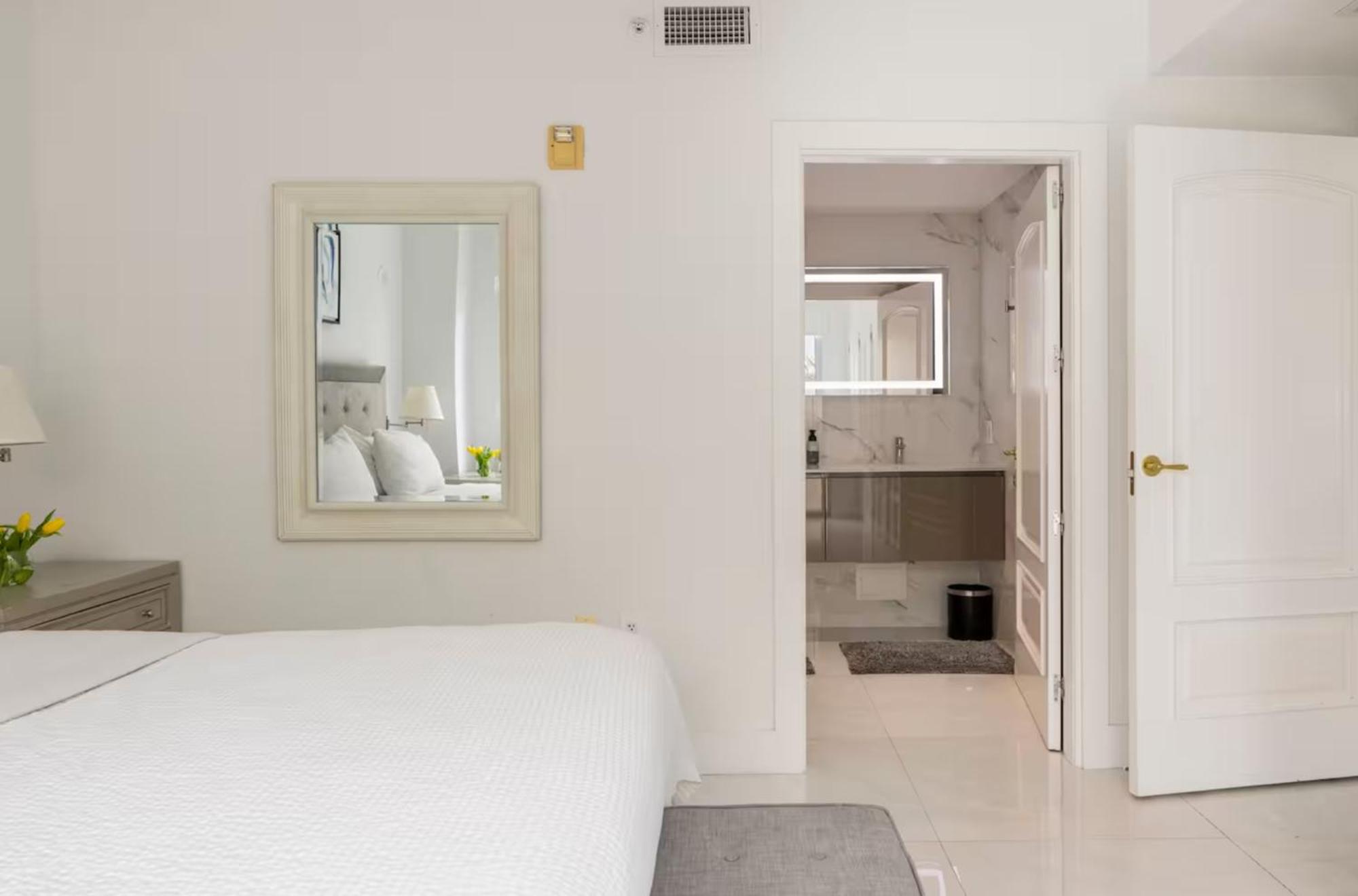 Beachfront Bentley Hotel One Bedroom Suite With Balcony And Beach Access Miami Beach Eksteriør bilde